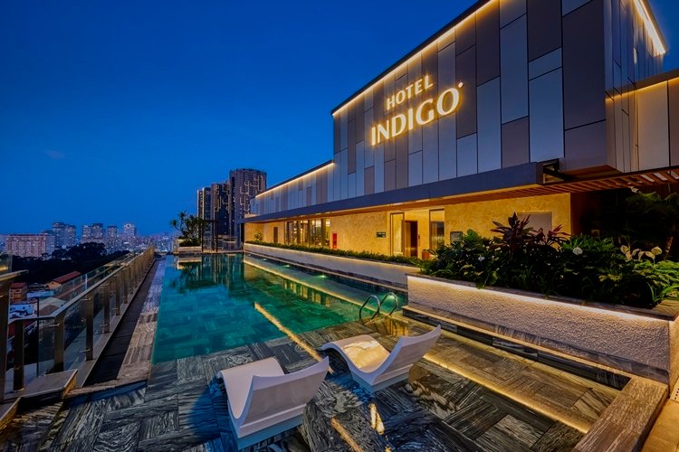 Hotel-Indigo-Saigon-The-City-Outdoor-Pool1