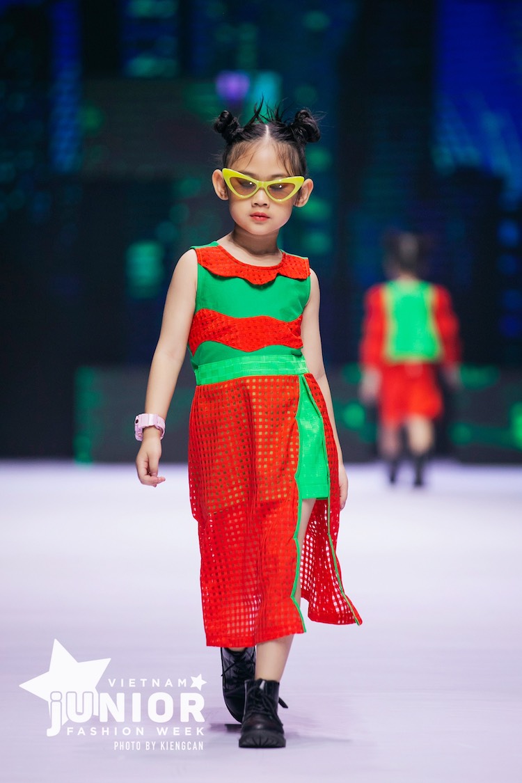 Bồ Câu Khả Vy: Mẫu nhí tài năng chinh phục mọi đỉnh cao trong ngành thời trang mau-nhi-bo-cau-dang-kha-vy-04