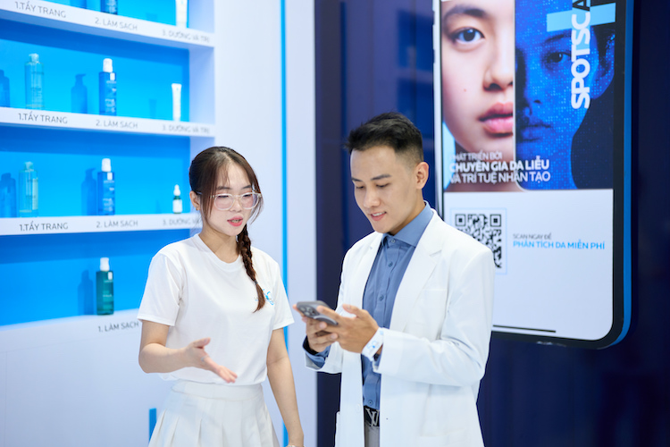 La Roche-Posay kỷ niệm 50 năm hành trình chữa lành làn da 50-nam-La-Roche-Posay-03