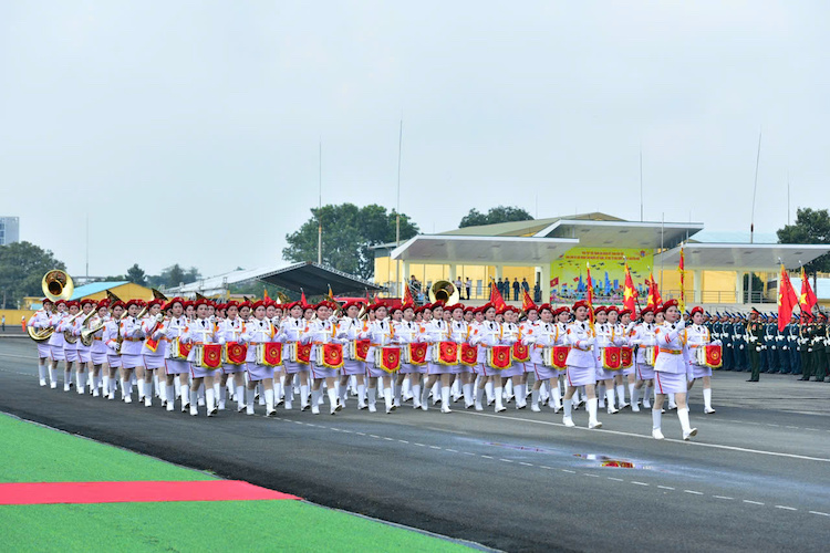 Chùm ảnh: Tổng hợp luyện diễu binh, diễu hành cho Lễ kỷ niệm 50 năm Ngày Giải phóng miền Nam chum anh 07