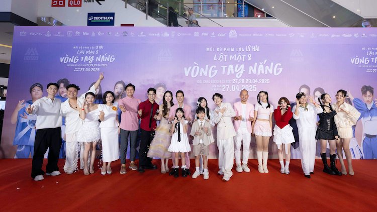 Hơn 1000 khán giả xem trước Lật mặt 8 cùng Lý Hải lat mat 8 0002