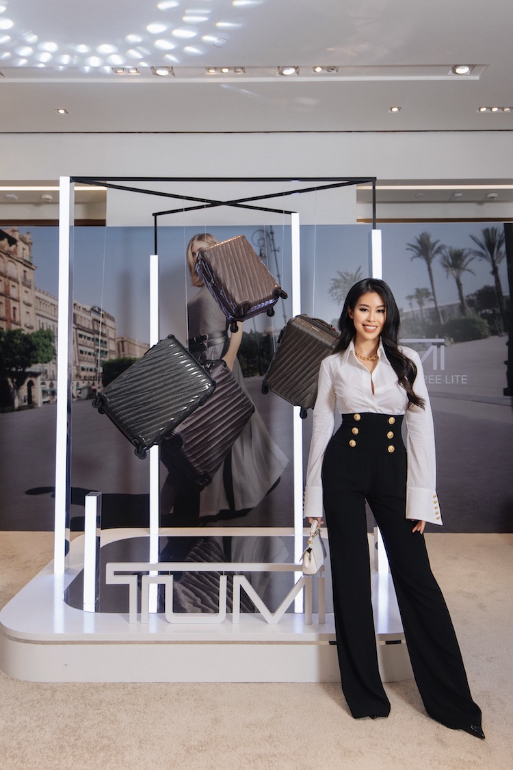 TUMI ra mắt BST 19 Degree Lite với chiến dịch "Uncompromisingly Light" tumi 19 Degree Lite jacqueline tien nguyen
