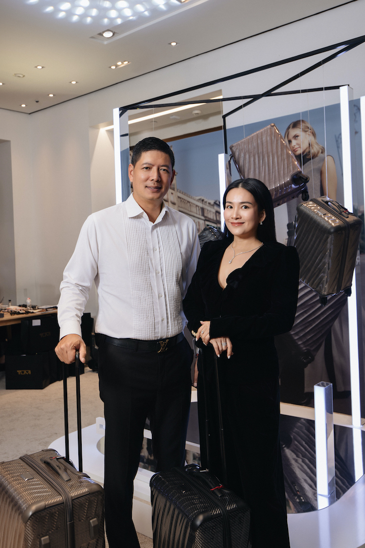 TUMI ra mắt BST 19 Degree Lite với chiến dịch "Uncompromisingly Light" tumi 19 Degree Lite vo chong binh minh anh tho