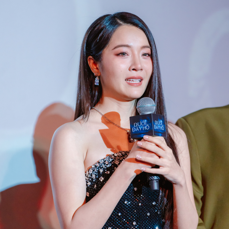 Karen Nguyễn bật khóc tại showcase Dưới đáy hồ showcase-duoi-day-ho-10