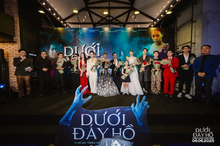 premiere-duoi-day-ho-001