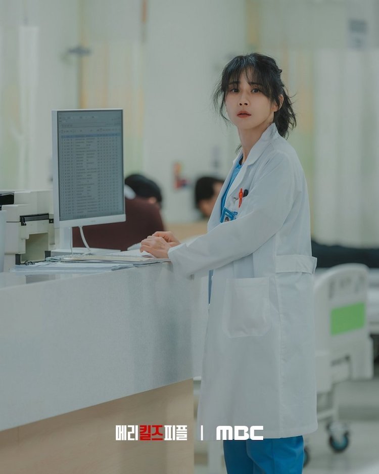 Lee Bo Young lột xác táo bạo trong phim y khoa gây tranh cãi Mary kills people Mary-kills-people-06