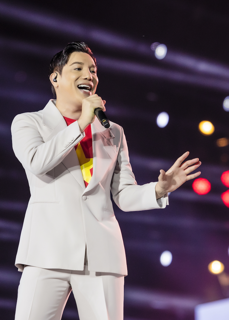 Minh Beta: Cả đời cặm cụi làm doanh nhân… nhưng hạnh phúc nhất là được hát cho Tổ quốc Minh-Beta-02