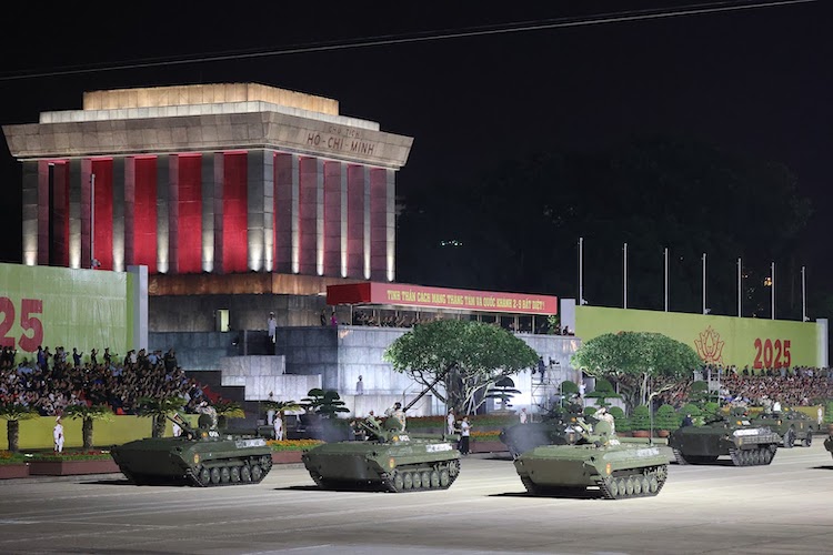 thiet-bi-quan-su-02