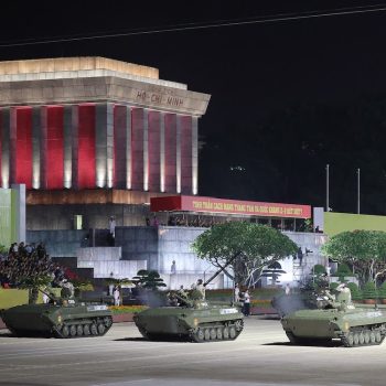 thiet-bi-quan-su-18
