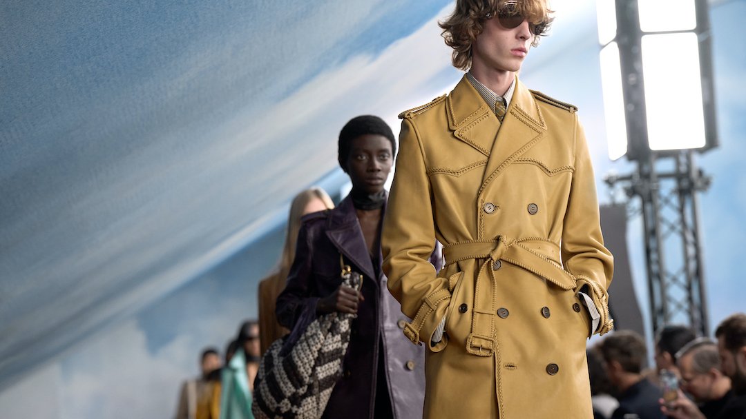 TINH THẦN ROCK ANH QUỐC LÊN NGÔI TRÊN SÀN DIỄN BURBERRY XUÂN HÈ 2026 BST-Burberry-Xuan-He-2026-001
