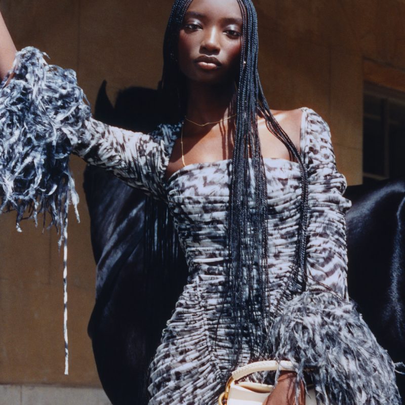 Burberry-Winter-2025-A-Grand-Escape11
