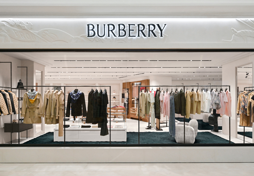 Burberry-trang-tien-plaza-01
