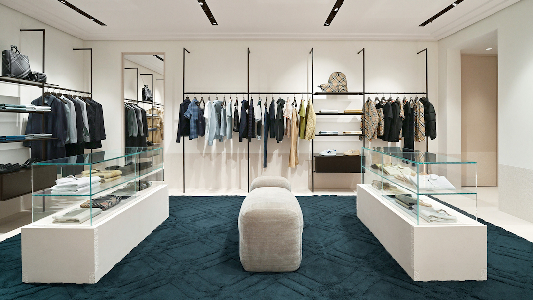 Burberry-trang-tien-plaza-02