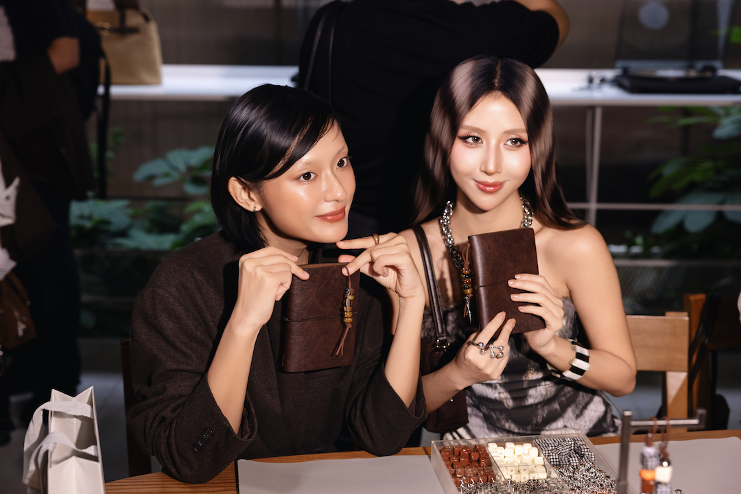 CHARLES KEITH8