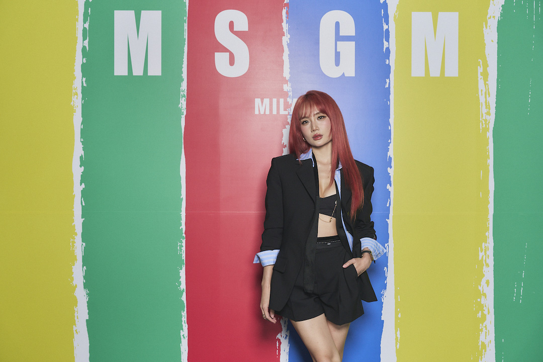 DÀN “EM XINH SAY HI” GÂY SỐT TẠI SÂN CHƠI SẮC MÀU MSGM – COLOR ME BOLD MSGM-05