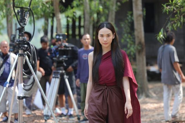 Yada-Narilya-Kulmongkolpetch-04