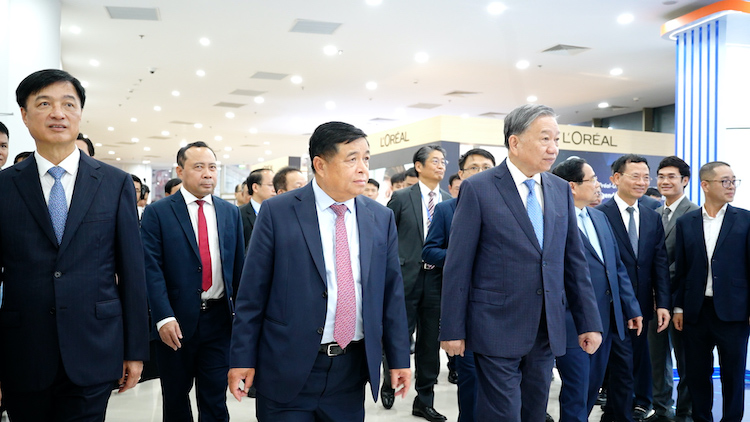 L'ORÉAL VIỆT NAM RA MẮT CÔNG NGHỆ ĐỘT PHÁ TẠI TRIỂN LÃM QUỐC TẾ 2025 cong-nghe-sang-tao-dot-pha-01