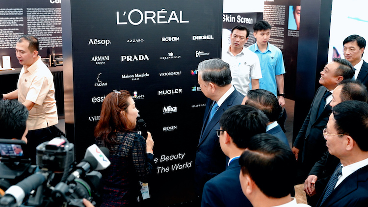 L'ORÉAL VIỆT NAM RA MẮT CÔNG NGHỆ ĐỘT PHÁ TẠI TRIỂN LÃM QUỐC TẾ 2025 cong-nghe-sang-tao-dot-pha-03
