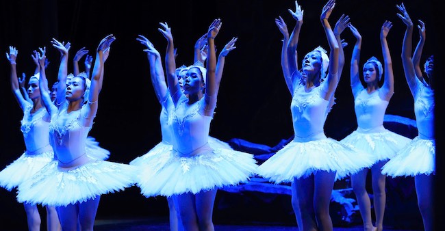 HBSO tái diễn vở ballet kinh điển Hồ Thiên Nga tai-dien-vo-ballet-ho-thien-nga-08