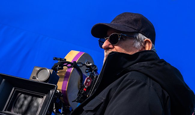 Steven-Spielberg-thoi-khac-cong-bo-01