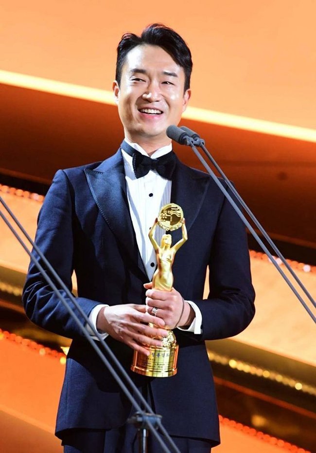 XEM "ÔNG HOÀNG VAI PHỤ" JO WOO JIN LÀM ĐẦU BẾP TRONG ĐẠI CA HA HA HA Jo-Woo-Jin-dai-ca-ha-ha-ha-04