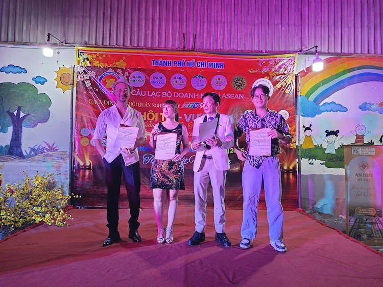hoi-quan-nghe-thuat-02