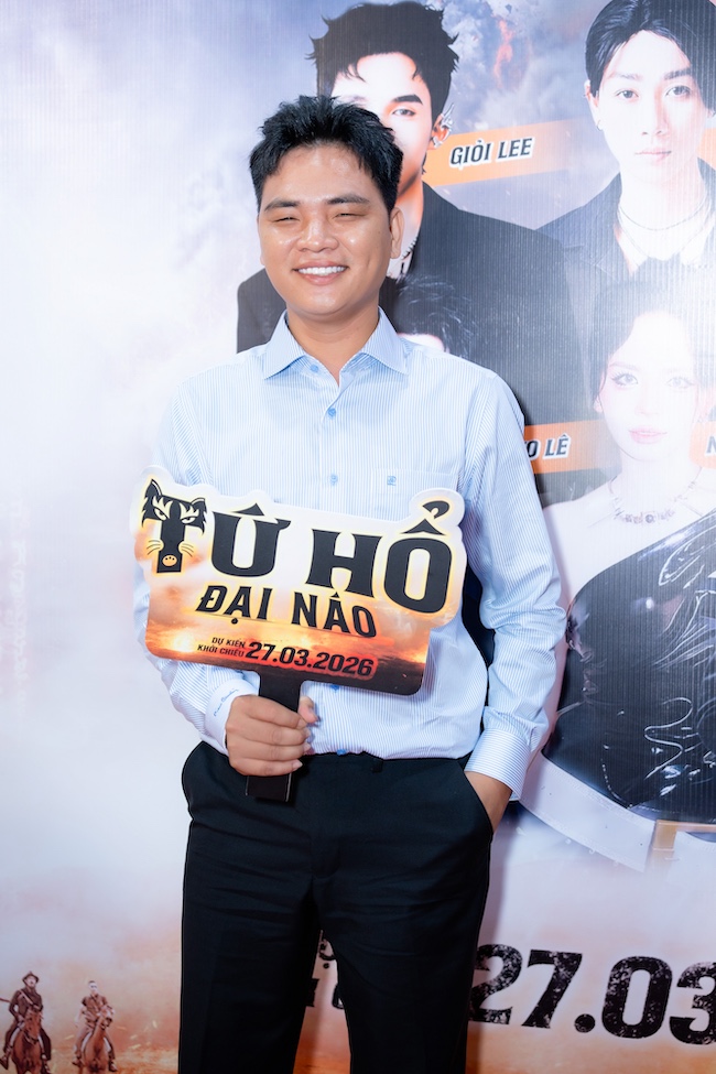 DÀN SAO VIỆT "ĐỔ BỘ" THẢM ĐỎ TỨ HỔ ĐẠI NÁO tu ho dai nao 5