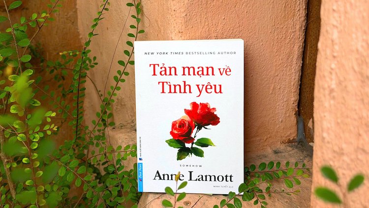 REVIEW SÁCH “TẢN MẠN VỀ TÌNH YÊU”: KHI YÊU THƯƠNG LÀ NƠI TRÚ NGỤ CUỐI CÙNG CỦA TÂM HỒN tan-man-ve-tinh-yeu-4