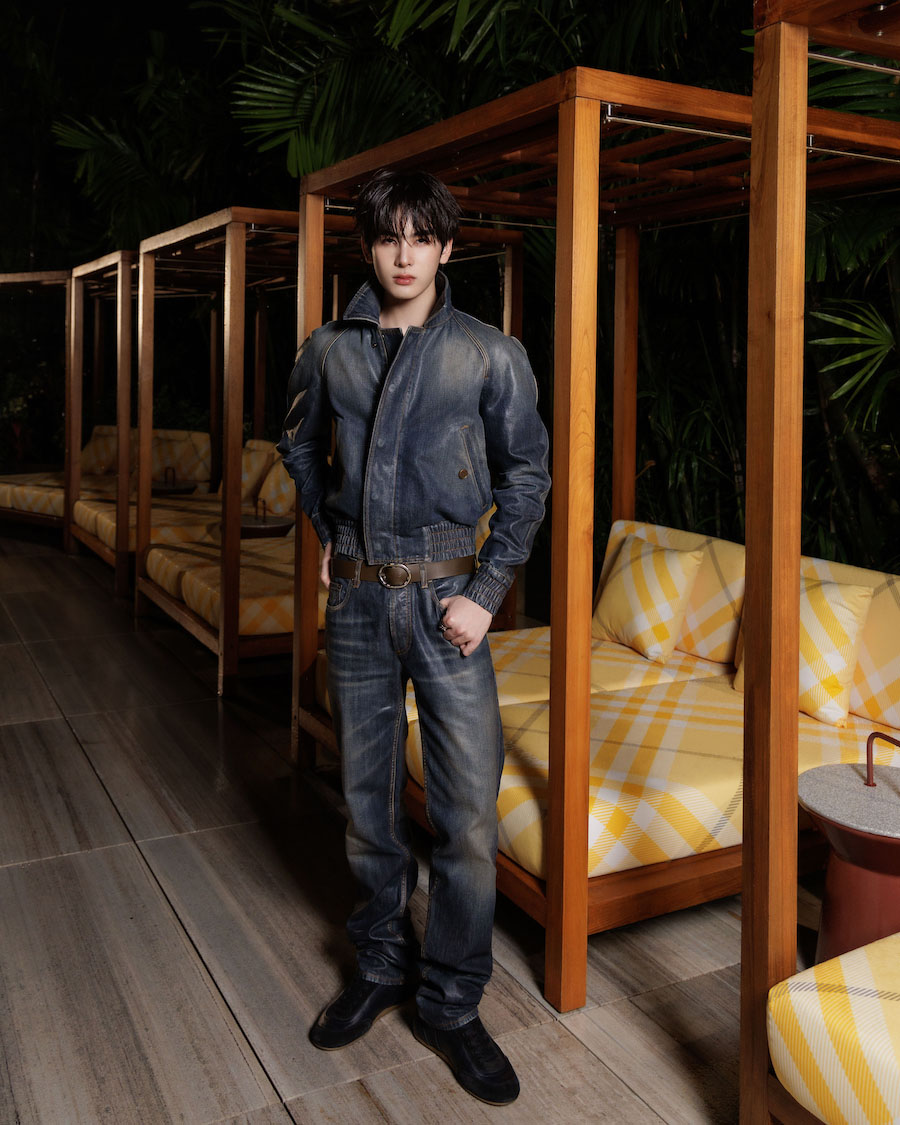 ĐIỂM MẶT DÀN SAO ĐÌNH ĐÁM THÁI – HÀN – VIỆT TẠI BURBERRY SUMMER TAKEOVER Ở BANGKOK Burberry-Summer-Santa