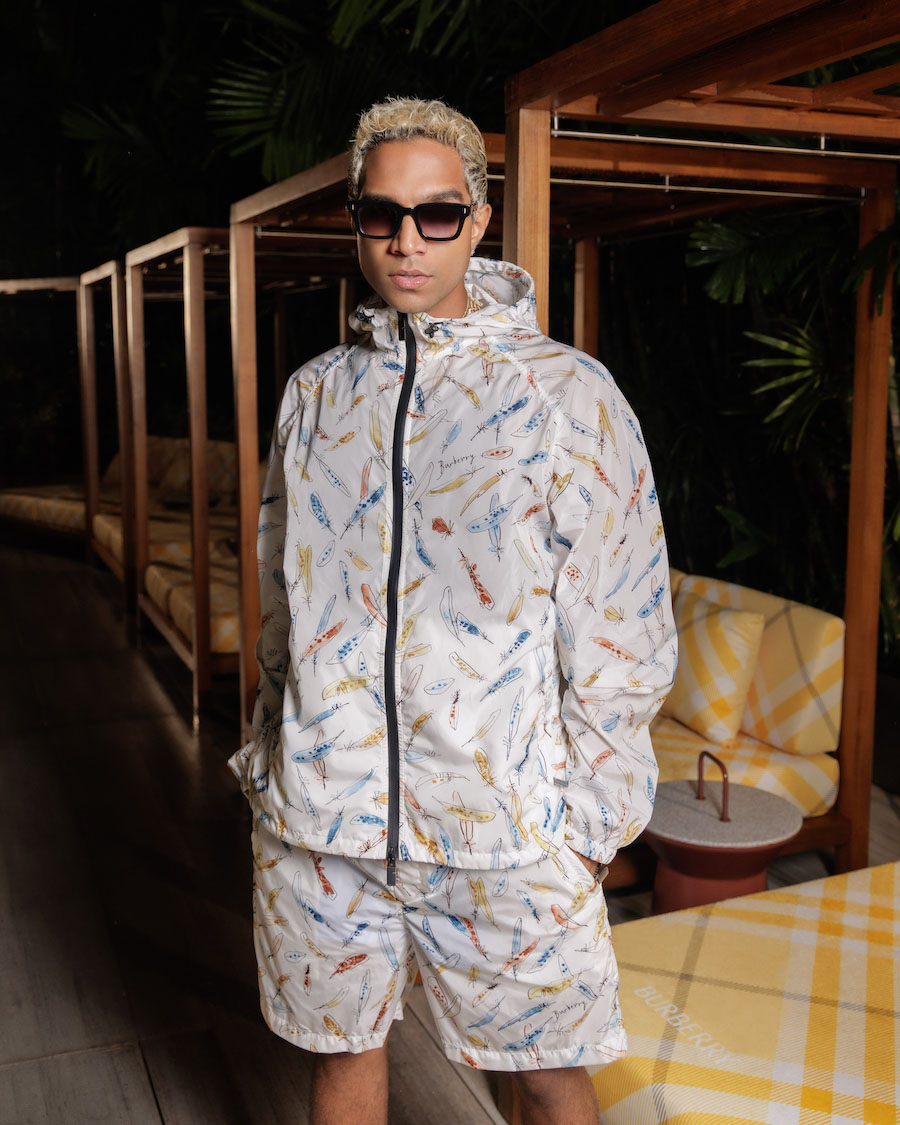 ĐIỂM MẶT DÀN SAO ĐÌNH ĐÁM THÁI – HÀN – VIỆT TẠI BURBERRY SUMMER TAKEOVER Ở BANGKOK Burberry-Summer-Yung-Raja